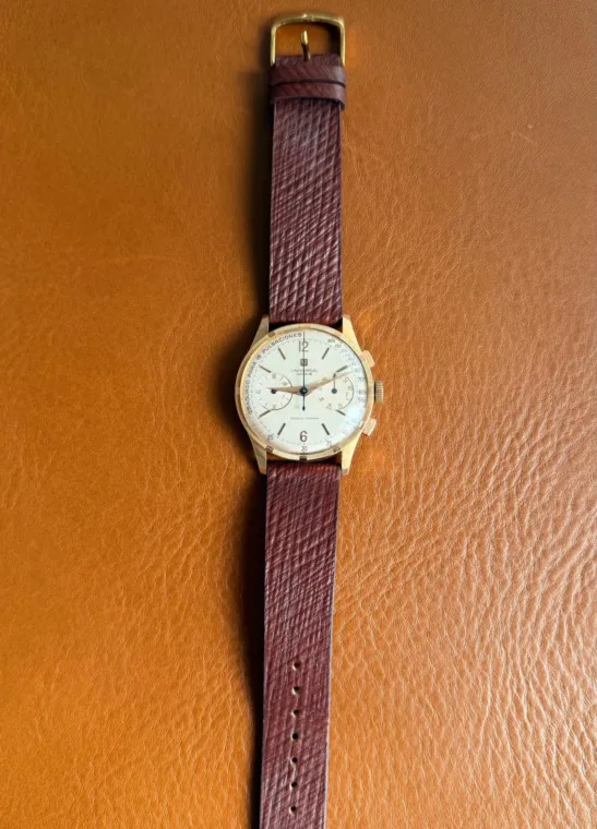 Universal Genève Medico-Compax Ref. 124146-4